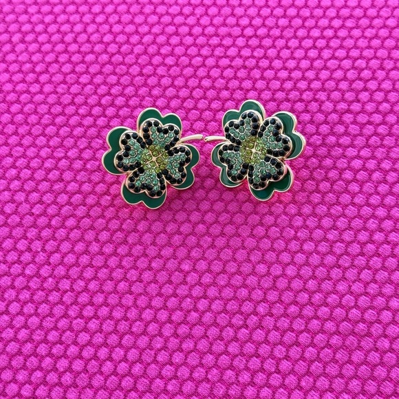 Gold Four-Leaf Clover Earrings โ A Symbol of Luck & Elegance ๐ - Picture 3 of 6